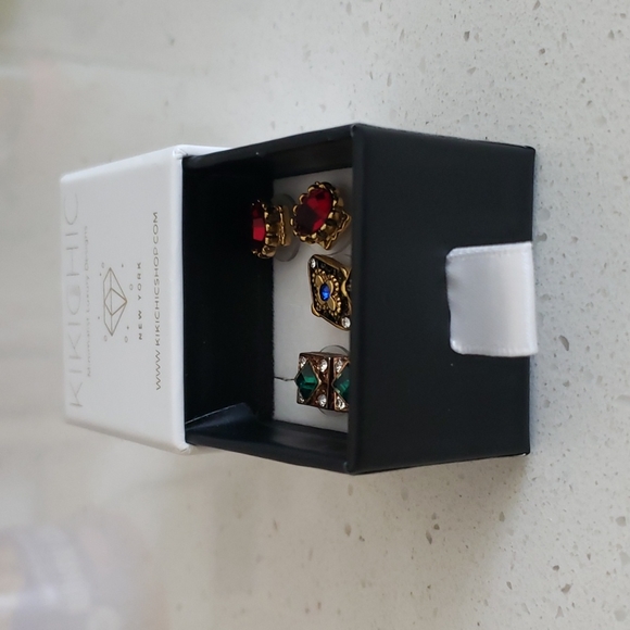 NWOT ANTIQUE STYLE KIKICHIC SPARKLY CRYSTAL STUD EARRINGS SET - Picture 7 of 7